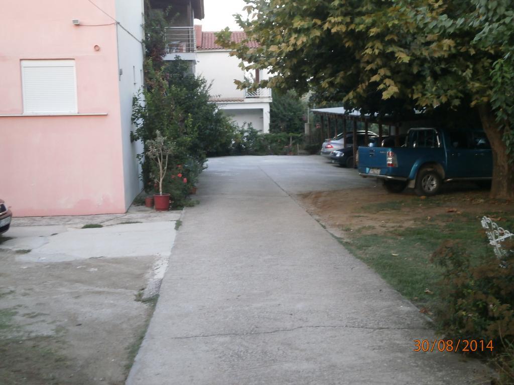 Ioannis Avrades Apartments Agiakampos  Exterior photo