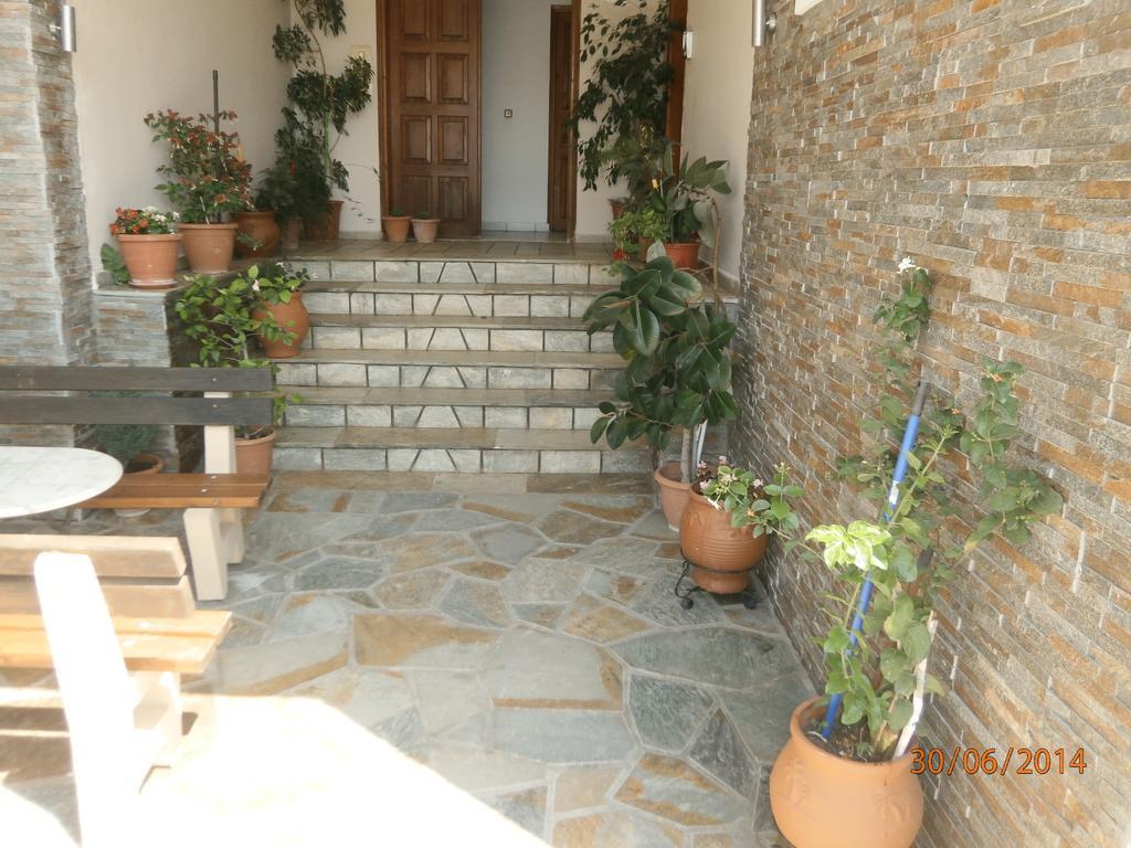 Ioannis Avrades Apartments Agiakampos  Exterior photo