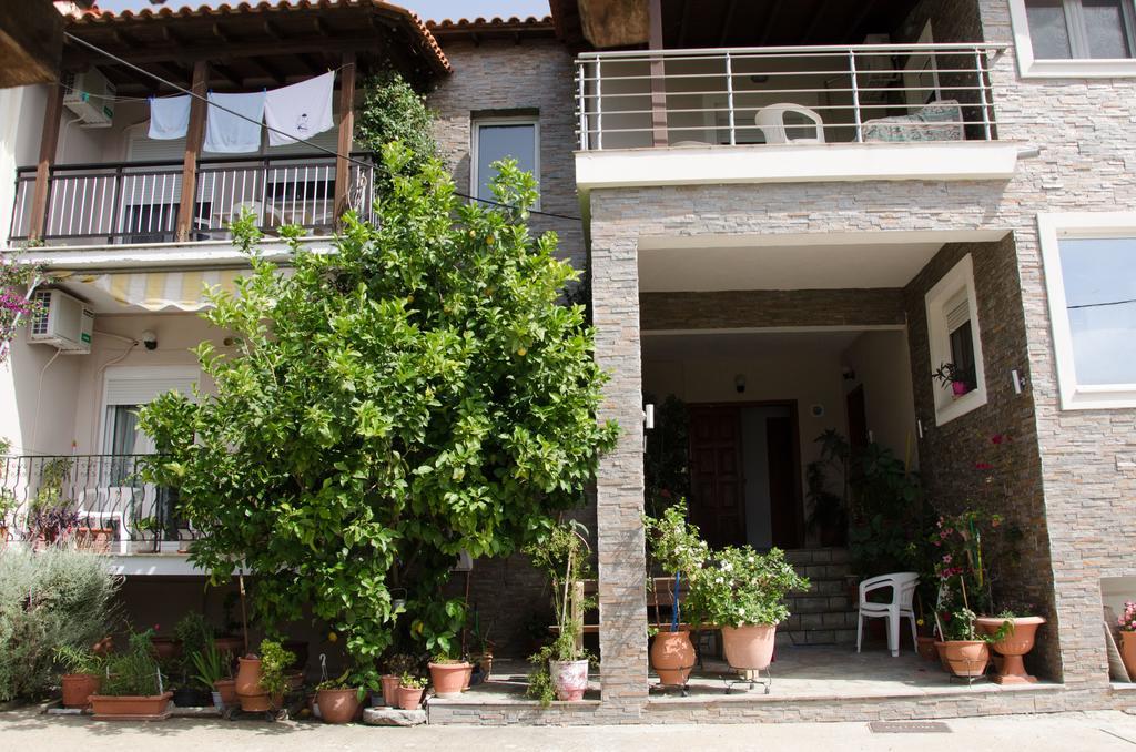 Ioannis Avrades Apartments Agiakampos  Exterior photo